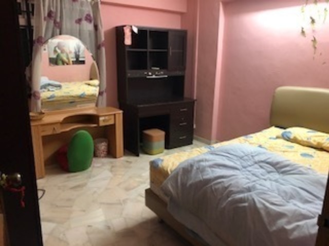 Good fully furnished HDB 4 room flat for rental