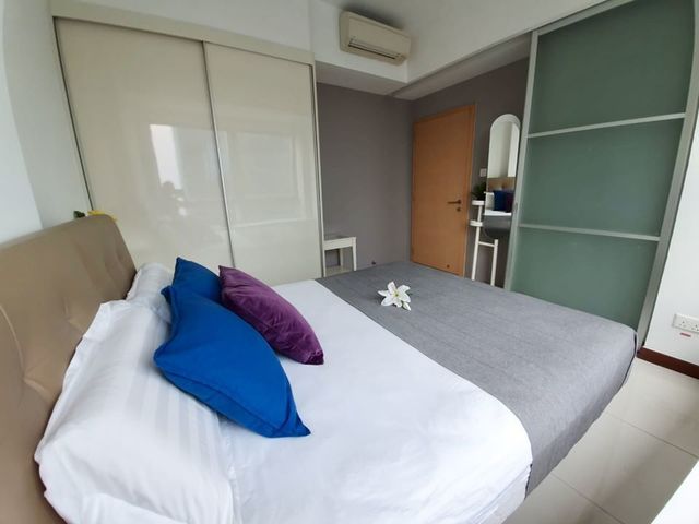 Fully Furnished Amazing Full Marina Bay view Premium room @ heart of CBD