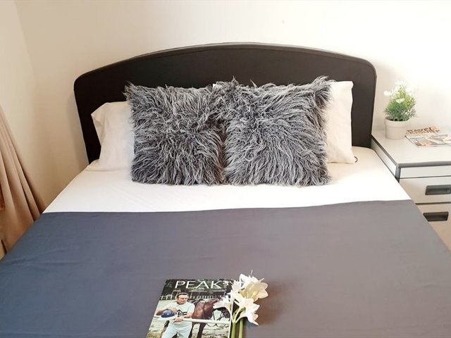 Cozy / Expats Friendly Queen Room .Nearby Raffles place MRT - Virtual Viewing