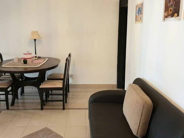 Master Room @ Tiong Bahru . Expats Unit. Virtual Viewing Available !