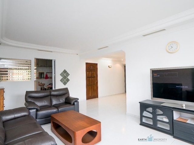 528 Serangoon North Ave 4 (s) 550528 Avalaible 24th May 长期出租/没有屋主/可以煮/可以HDB报地址 long Term rent