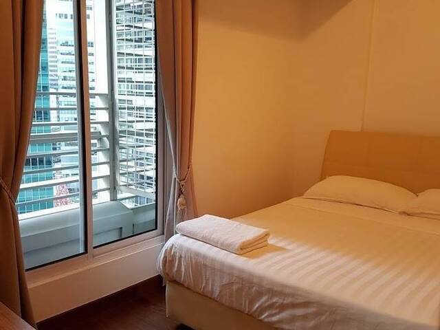 Full Furnish 2 Bedder Unit with 2 Bathrooms & Kitchen -  MBFC, Shenton way, MBS