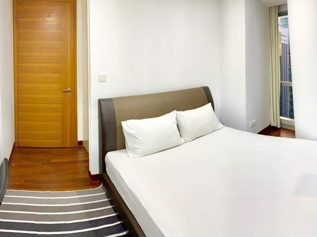 High floor Queen Room with beautiful bay view of Marina Bay Sands - Downtown MRT - One Raffles Quay