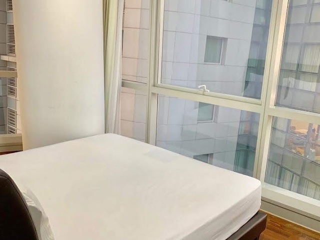 High floor Queen Room with beautiful bay view of Marina Bay Sands - Downtown MRT - One Raffles Quay
