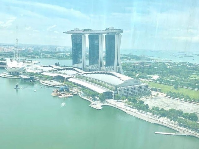 High floor Queen Room with beautiful bay view of Marina Bay Sands - Downtown MRT - One Raffles Quay