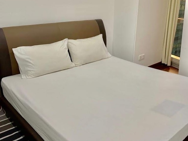 High floor Queen Room with beautiful bay view of Marina Bay Sands - Downtown MRT - One Raffles Quay