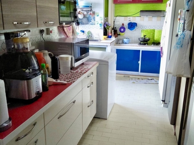 Female Environment. Room Sharing $500/person*All included:Aircond/Wifi/utilities Jurong-Lakeside