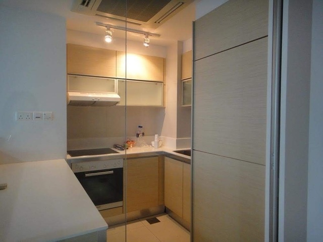 Downtown Core,City centre of Singapore.,High-rise living - Queen Room in 3 bedroom Unit.