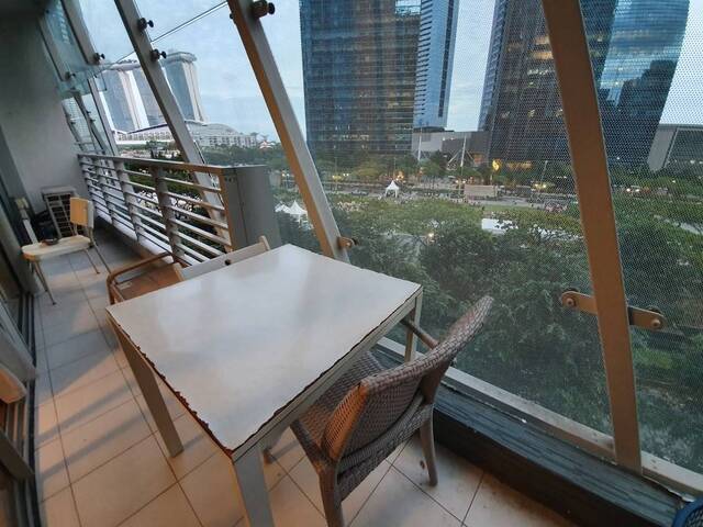 Newly Furnished Big Queen Room with Outdoor Balcony - Just inside CBD!!