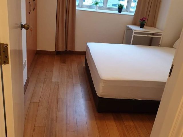 River Valley - Queen Room Near Great World City