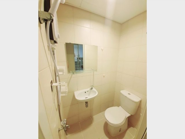 Central Singapore , Just inside CBD - Queen room with Private bathroom