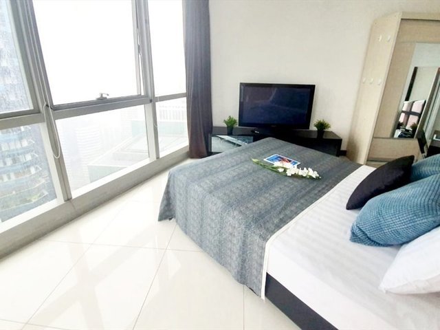 Central Singapore , Just inside CBD - Queen room with Private bathroom