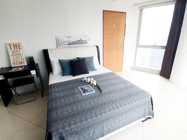 Central Singapore , Just inside CBD - Queen room with Private bathroom