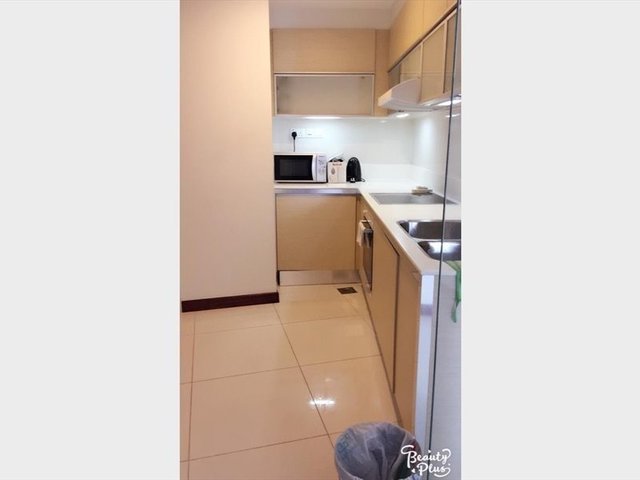 Central Singapore , Just inside CBD - Queen room with Private bathroom