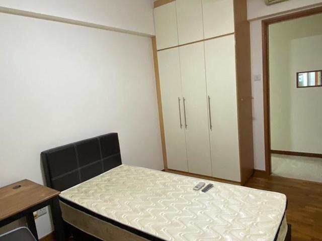 room-for-rent-yishun-singapore-condo-common-room-with-private-toilet