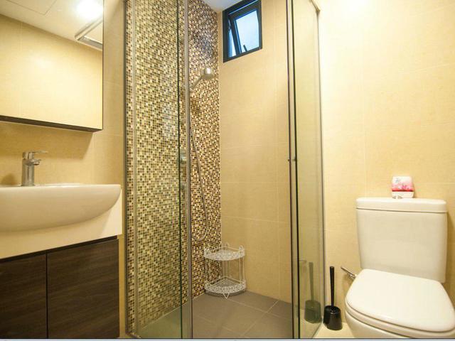 Common room with own bathroom in 2br Balestier condo