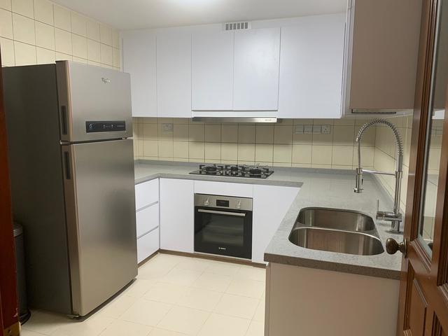 Carissa Park - Cozy common bedroom with guest bathroom located in a private, peaceful neighbourhood.