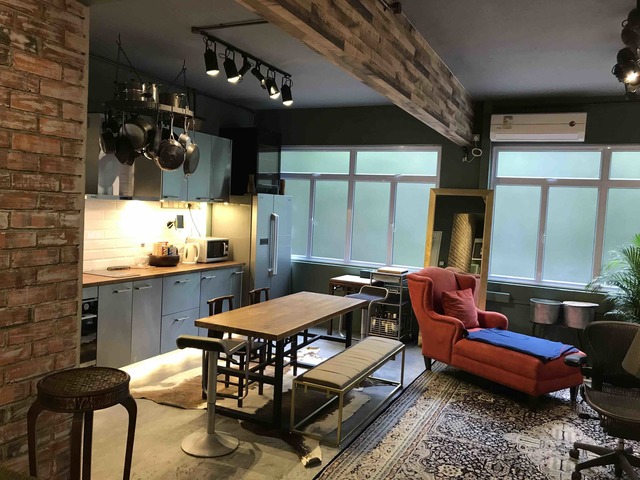 Unique loft style walk up apt in heart of Tanjong Pagar by Shenton Way $3,880