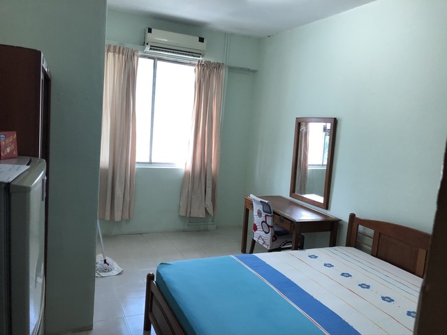 A spacious furnished Room with attached Bath for Rent at 432 Balestier Road