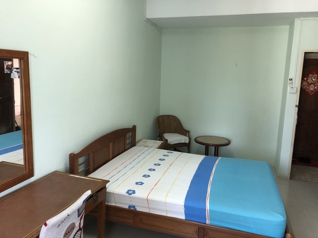 A spacious furnished Room with attached Bath for Rent at 432 Balestier Road