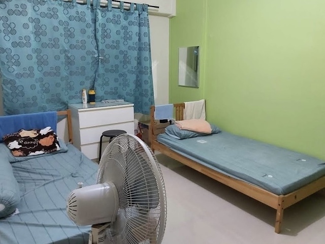 Room sharing for 1pax @ 437 Tampines St 43
