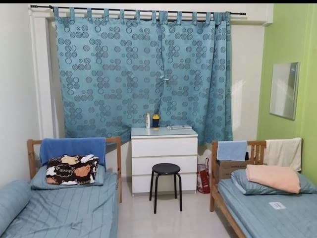 Room sharing for 1pax @ 437 Tampines St 43