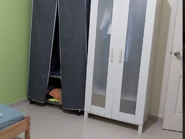 Room sharing for 1pax @ 437 Tampines St 43