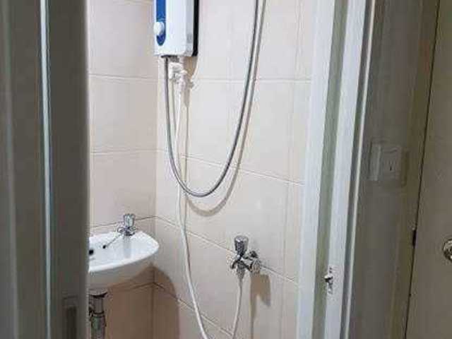 Raffles Quay MRT - Queen Room with Private Bathroom