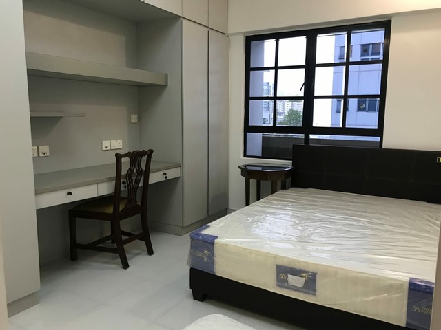 Room for rent Orchard, Singapore - Orchard MRT room (bed, wardrobe ...