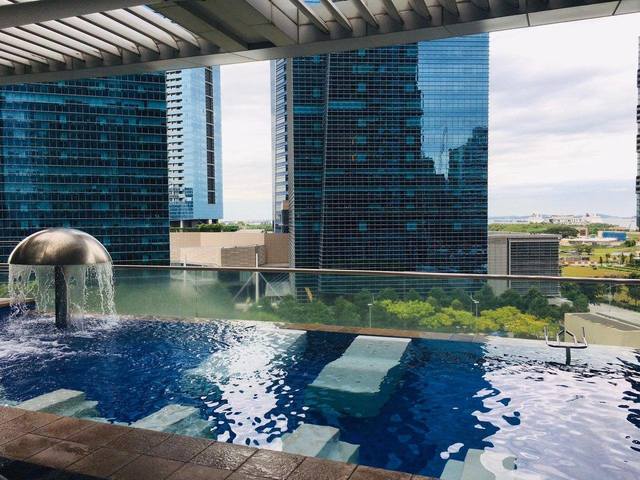 High Floor , Big Queen Room with Wonderful Views - MBFC/MBS