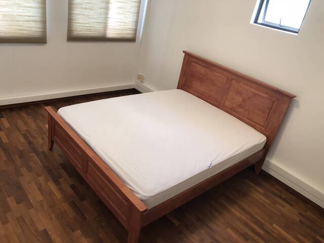 Bright and Large Common Room (room size 4m x 3m) for single male available from 1/Jun/2026