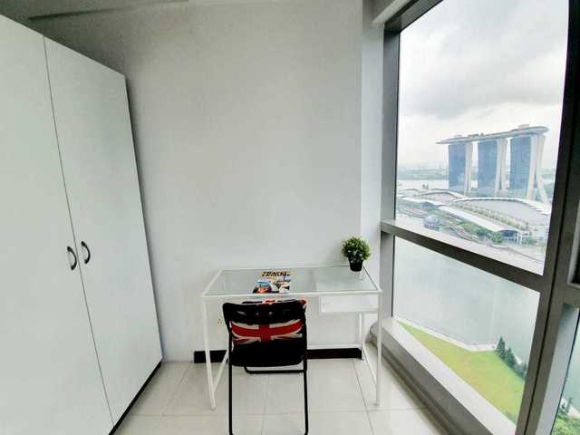 Bright & Cosy Queen Room - Super High Floor Unit - Raffles place MRT