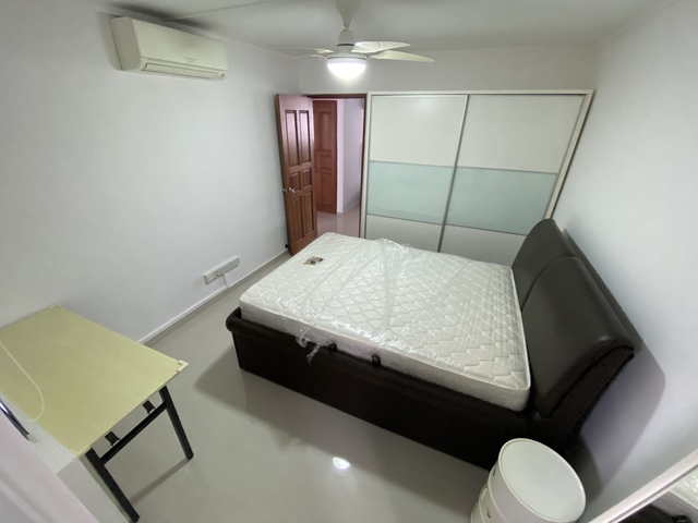 Master bedroom for rent (3 mins walk to Bt. Gombak MRT)