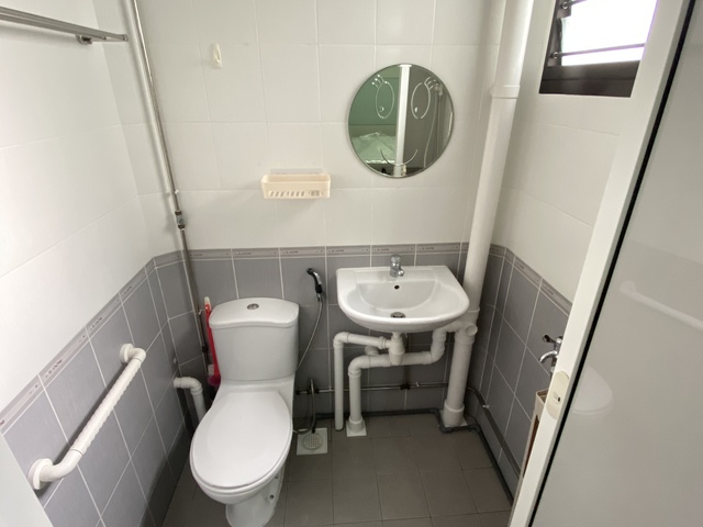 Master bedroom for rent (3 mins walk to Bt. Gombak MRT)