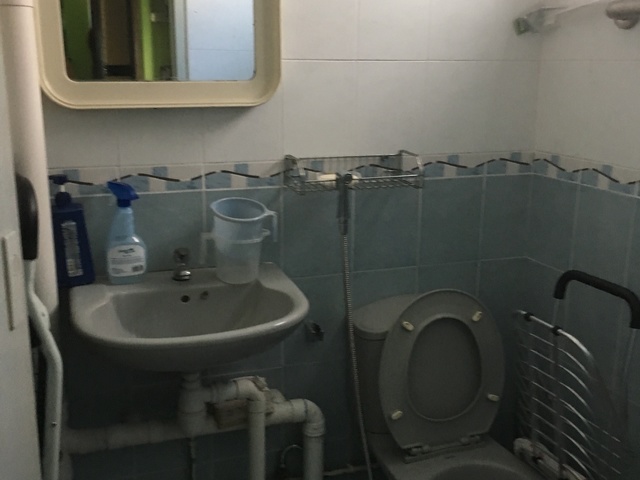 Fully furnished Master bedroom available for rent in Clementi