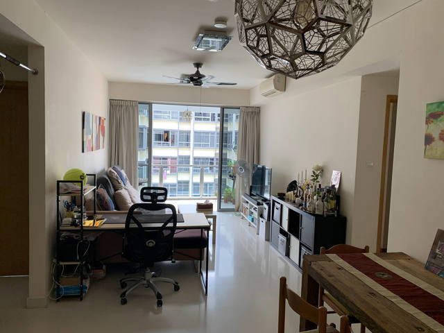 Spacious room with pool view & new mattress @Aljunied (all-inclusive); bright, quiet; no agent fee