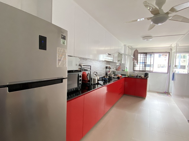 Master bedroom for rent (3 mins walk to Bt. Gombak MRT)