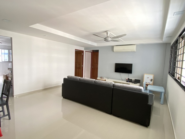 Master bedroom for rent (3 mins walk to Bt. Gombak MRT)