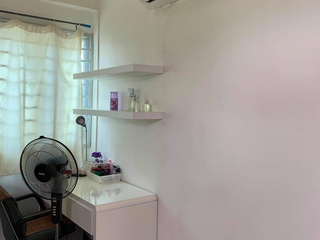 Master Bedroom in Tampines/East
