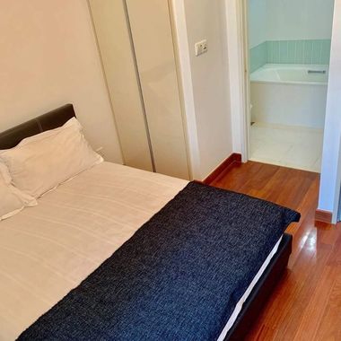 Full Furnish 2 bedroom unit @ Raffles place MRT - Marina Boulevard