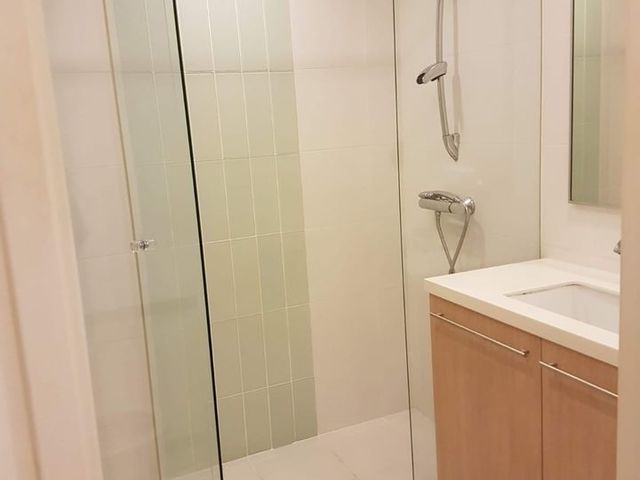 Full Furnish 2 bedroom unit @ Raffles place MRT - Marina Boulevard