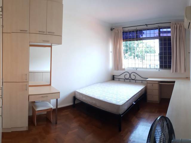 Terrace House Common Bedroom Next to Serangoon MRT/NEX Mall for Rent to Single Working Professional