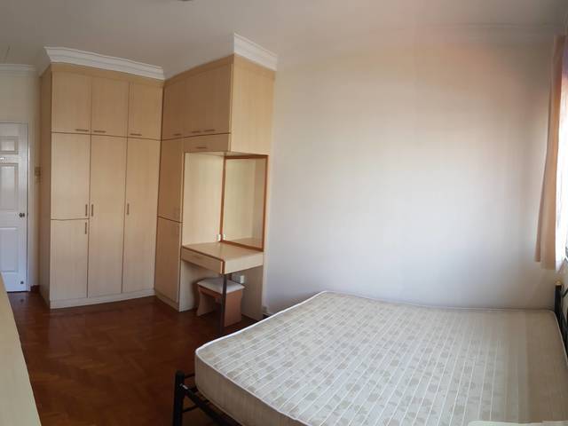 Terrace House Common Bedroom Next to Serangoon MRT/NEX Mall for Rent to Single Working Professional