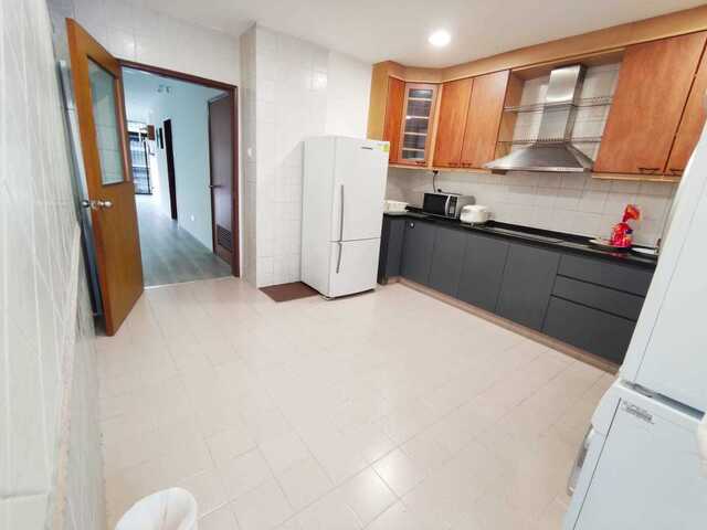 Master Bedroom Near Beauty World MRT