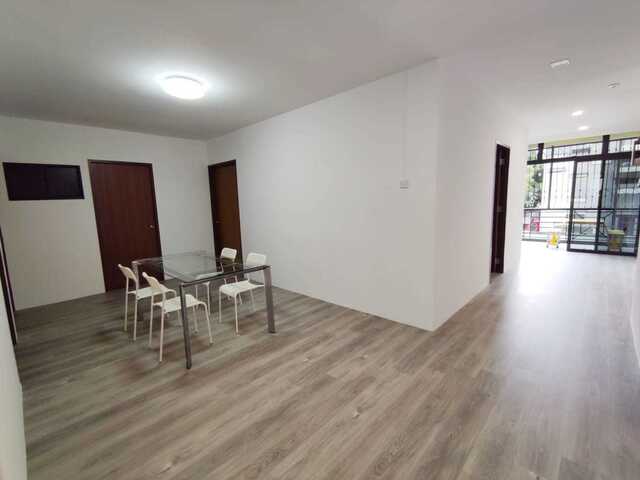 Master Bedroom Near Beauty World MRT