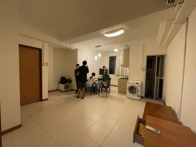 Looking for roommate