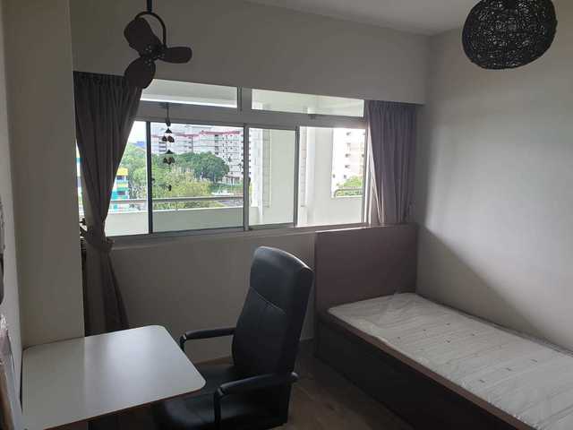 Common Room for Rent in HDB- for Single Female