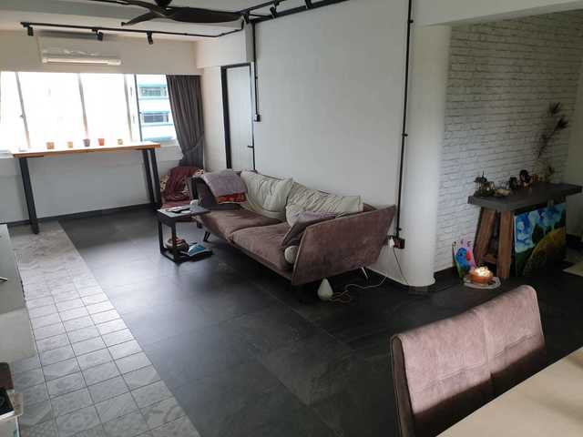Common Room for Rent in HDB- for Single Female