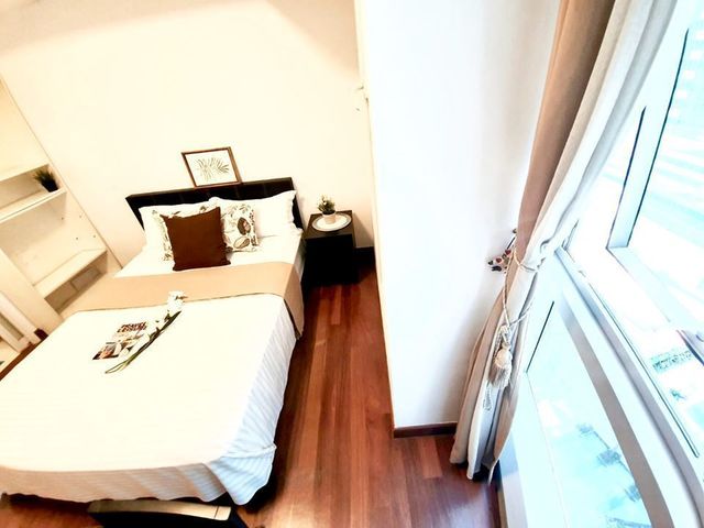 Pool View En-suite Master Room @ Raffles Quay MRT