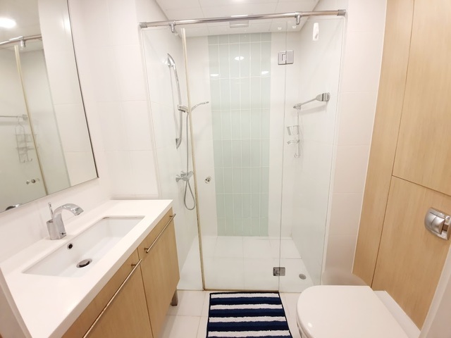 Pool View En-suite Master Room @ Raffles Quay MRT